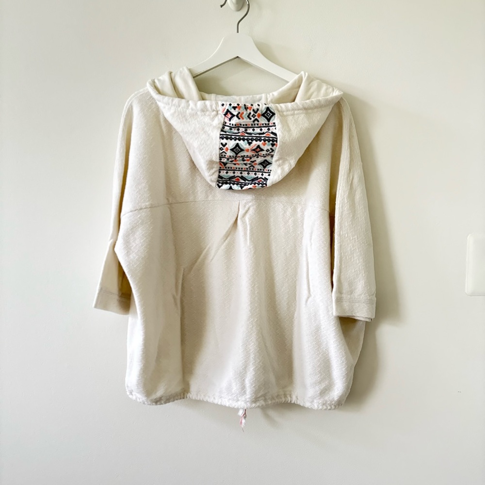 Roxy Women’s Off-White Hoodie with Patterned Hood